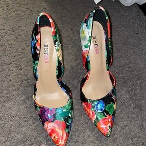 floral 🌺🌸💐 heels SIZE 6.5